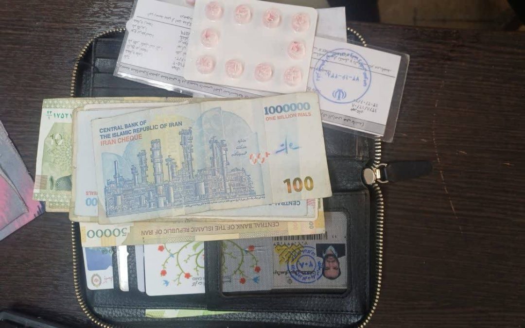 عیدی ارزشمند مهماندار امانت‌دار به مسافر مشهد؛ بازگشت کیف گمشده به صاحبش