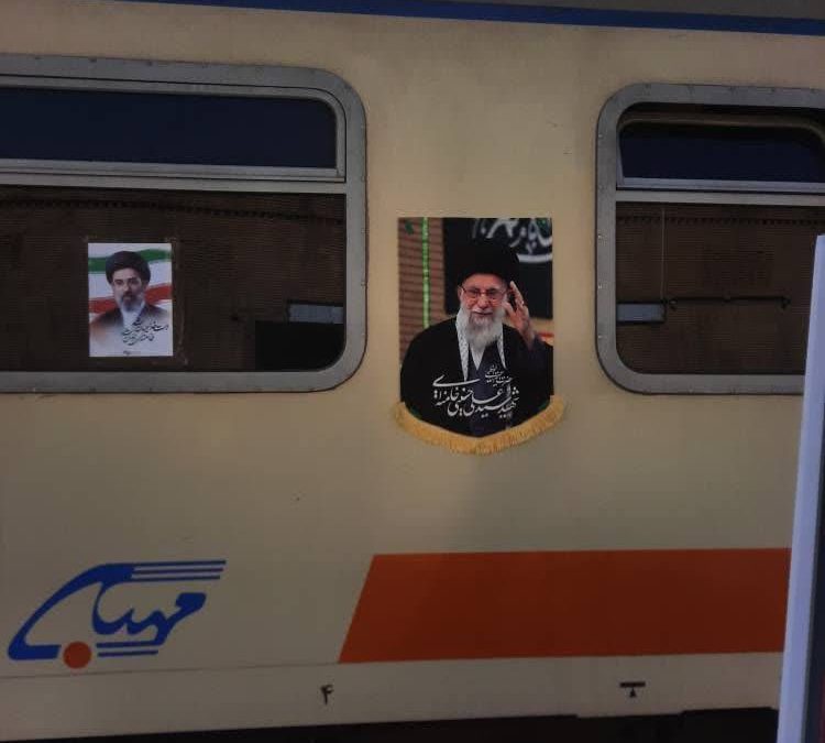 در مسیر وداع با آقای شهید ایران، تنها یک چیز معنا دارد و آن «خدمت» است. خدمت به زائرانی که با قلبی سرشار از غم و ارادت، برای تکریم مقام شهادت به راه افتادند.